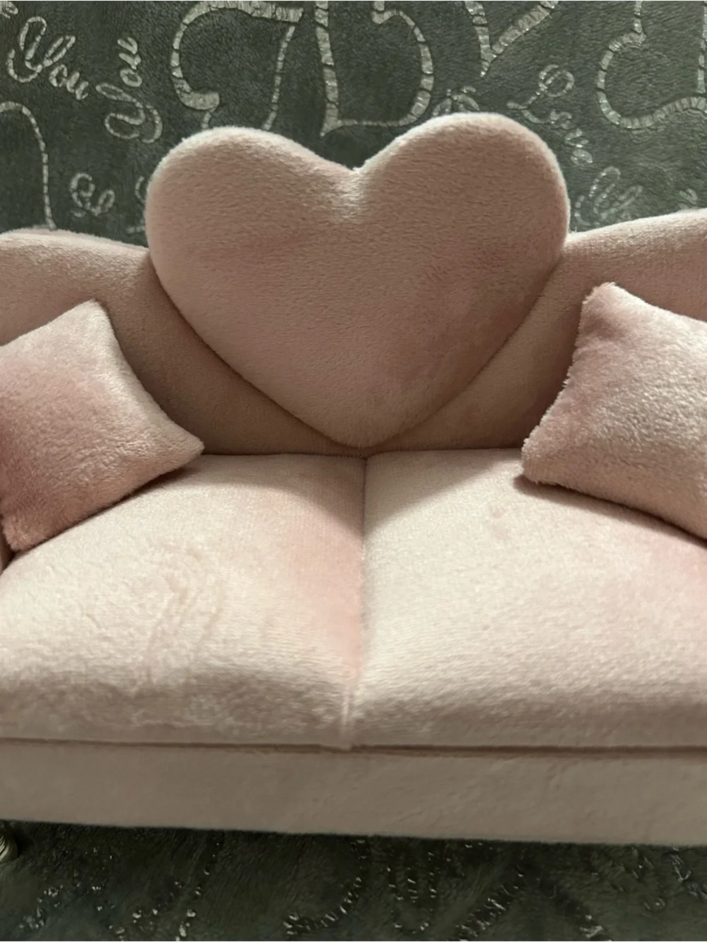 NWT Hilabee, Plush Heart-Back Pink Loveseat Sofa Jewelry Box with Mirror